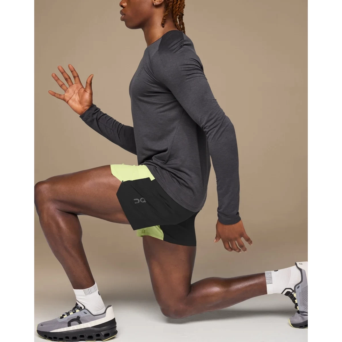 On Running On 5 Inch Lightweight Shorts Heren Hardloopshort - Hay & Black 6 On Running On 5 Inch Lightweight Shorts Heren Hardloopshort - Hay & Black - Afbeelding 4