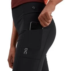 On Running On Active Shorts Dames - Mulberry & Black 18 On Running On Active Shorts Dames - Mulberry & Black -ON RUNNING Winkel on active shorts women black 7 1046313