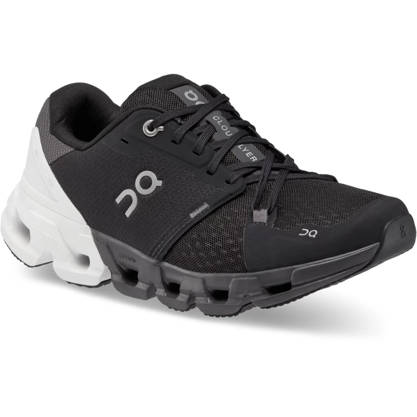On Running On Cloudflyer 4 Dames Hardloopschoenen - Black & White 8 On Running On Cloudflyer 4 Dames Hardloopschoenen - Black & White - Afbeelding 6