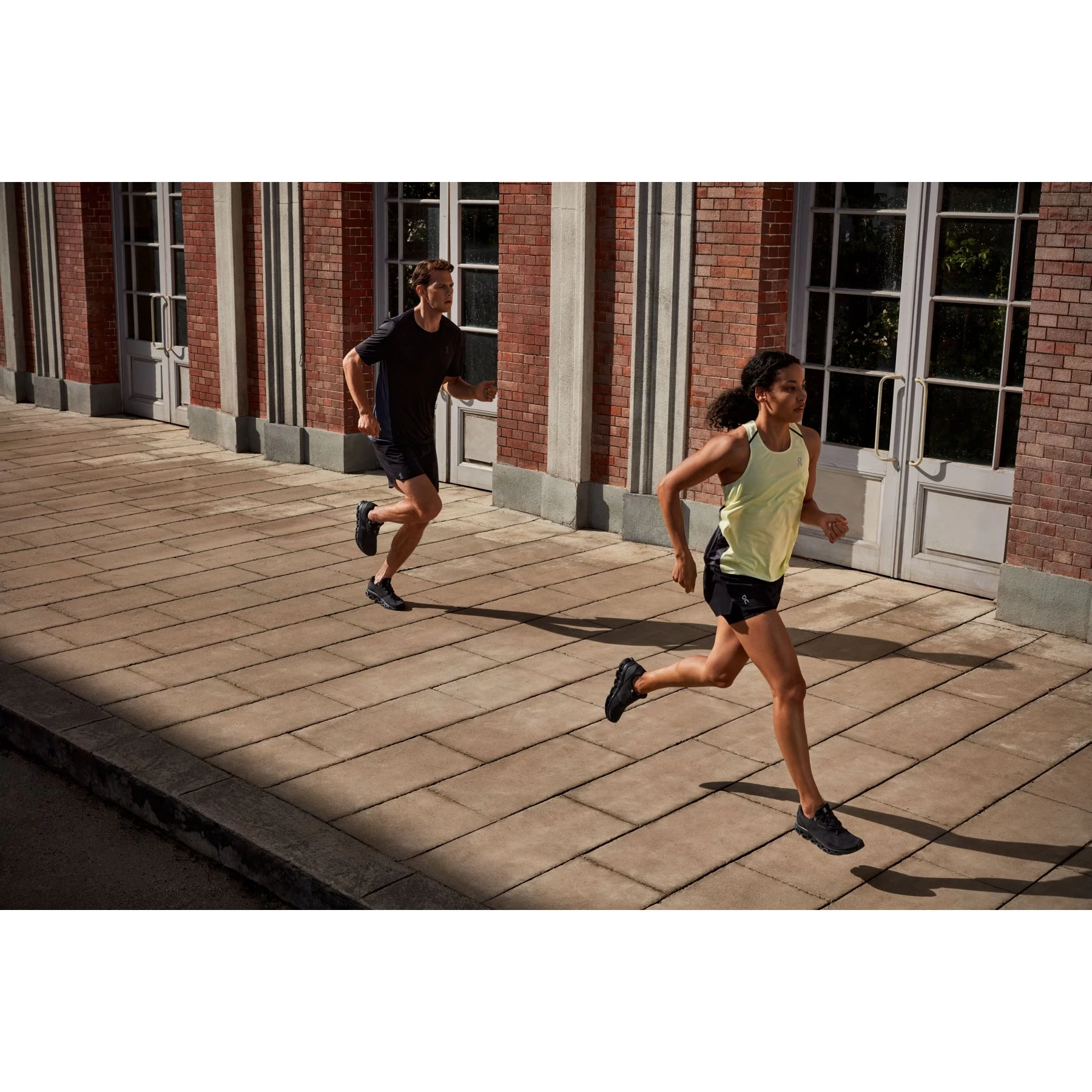 On Running On Cloudstratus Women Running Shoe - Black 10 On Running On Cloudstratus Women Running Shoe - Black - Afbeelding 8