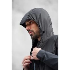 On Running On Insulator Jacket - Black & Navy 26 On Running On Insulator Jacket - Black & Navy -ON RUNNING Winkel on insulator jacket black navy 12 949980