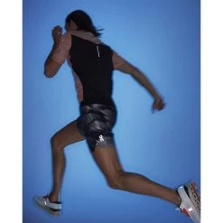 On Running On Lightweight Shorts Lumos Hardloopbroek - Zwart 14 On Running On Lightweight Shorts Lumos Hardloopbroek - Zwart -ON RUNNING Winkel on lightweight shorts lumos black 4 1554810