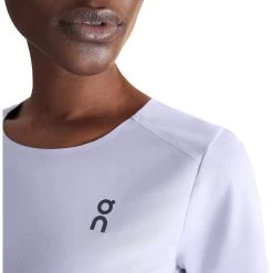 On Running On Performance-T Dames Hardloopshirt - Lavender & Black 12 On Running On Performance-T Dames Hardloopshirt - Lavender & Black -ON RUNNING Winkel on performance t women running shirt lavender black 4 1549889