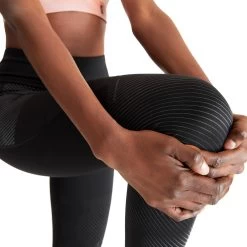 On Running On Performance Winter Tights Lumos Dames Hardloopbroek - Zwart 14 On Running On Performance Winter Tights Lumos Dames Hardloopbroek - Zwart -ON RUNNING Winkel on performance winter tights lumos women black 6 1567042