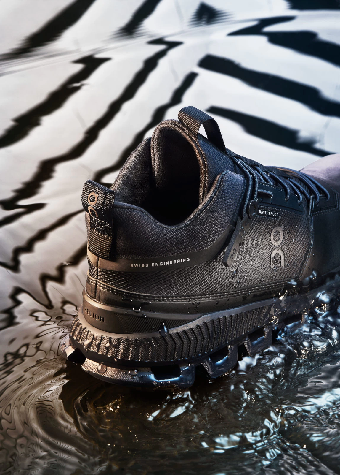 On Running On Cloud Hi Waterproof Women's Shoe - All Black 10 On Running On Cloud Hi Waterproof Women's Shoe - All Black - Afbeelding 8