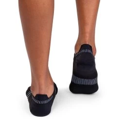 On Running On Ultralight Low Sock Women - Black & White 10 On Running On Ultralight Low Sock Women - Black & White -ON RUNNING Winkel on running ultralight low sock women black white 3 1264019