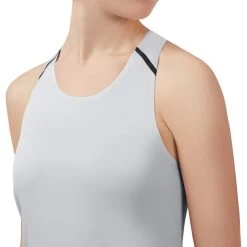 On Running On Tank-T Dames Hardloopshirt - Glacier & Black 15 On Running On Tank-T Dames Hardloopshirt - Glacier & Black -ON RUNNING Winkel on tank t women running shirt glacier black 5 948793