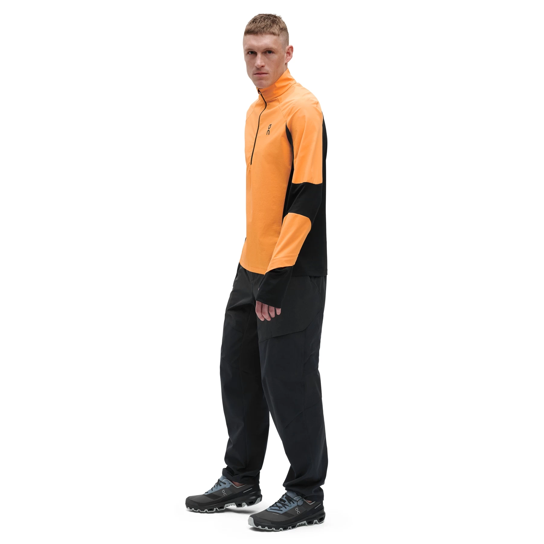 On Running On Trail Breaker Long Sleeve Running Shirt - Mango & Black 4 On Running On Trail Breaker Long Sleeve Running Shirt - Mango & Black - Afbeelding 2