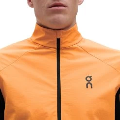 On Running On Trail Breaker Long Sleeve Running Shirt - Mango & Black 17 On Running On Trail Breaker Long Sleeve Running Shirt - Mango & Black -ON RUNNING Winkel on trail breaker long sleeve running shirt mango black 7 1278763