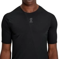 On Running On Ultra-T Hardloopshirt Heren - Zwart 12 On Running On Ultra-T Hardloopshirt Heren - Zwart -ON RUNNING Winkel on ultra t running shirt men black 4 1516044