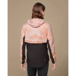 On Running On Weather Jacket Lumos Hardloopjack - Woodrose & Black -ON RUNNING Winkel on weather lumos laufjacke woodrose 4 1558293