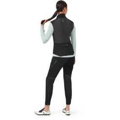 On Running On Weather Vest Women - Black 11 On Running On Weather Vest Women - Black -ON RUNNING Winkel on weather vest women black 4 949078