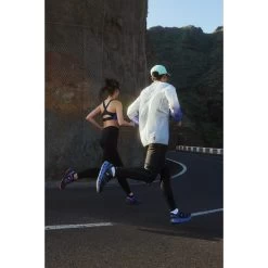 On Running On Zero Jacket Hardloopjack - Undyed-White & Cobalt 24 On Running On Zero Jacket Hardloopjack - Undyed-White & Cobalt -ON RUNNING Winkel on zero jacket undyed white cobalt 12 1443280