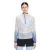 On Running On Zero Jacket Dames Hardloopjack - Undyed-White & Cobalt 1 On Running On Zero Jacket Dames Hardloopjack - Undyed-White & Cobalt -ON RUNNING Winkel on zero jacket women undyed white cobalt 1 1443282